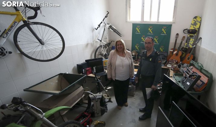 La subdelegada y el teniente coronel en la comparecencia ante los medios. /SN