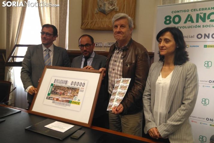 La ONCE viste su cupón con el Paso del Fuego