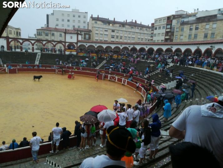 Aplazada la novillada de la tarde del Viernes de Toros por un diluvio esperado