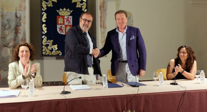 Imagen de la firma del convenio. /Jta.