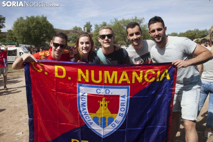 GALERÍA: Buen ambiente en los compases previos a La Compra