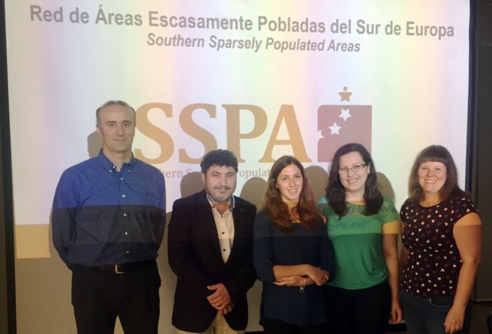 Españoles y croatas en la reunión. /FOES