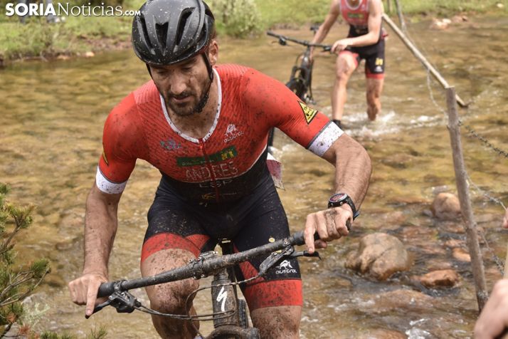 GALERÍA: Rubén Andrés pone color al duatlón Sendas del Duero