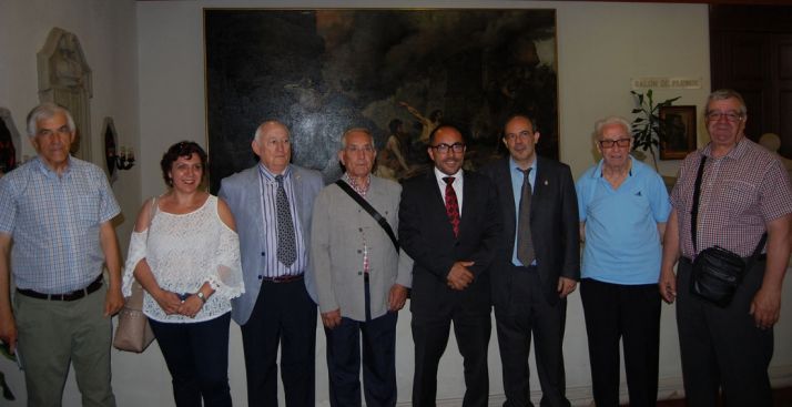 Responsables de las Casas regionales, con el presidente de la Diputación (4º dcha.). /Dip.)