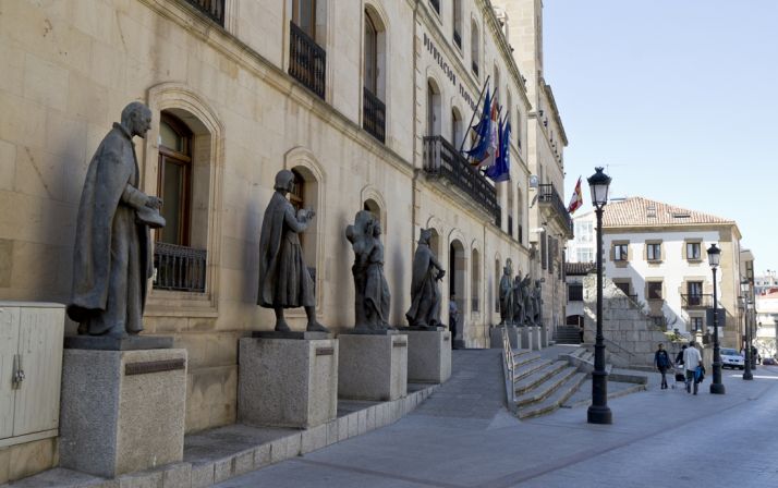 Más de 43.000 euros en ayudas de urgencia social