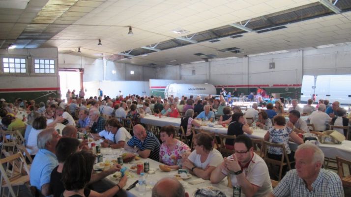 Paella popular para los vecinos de Santa Bárbara