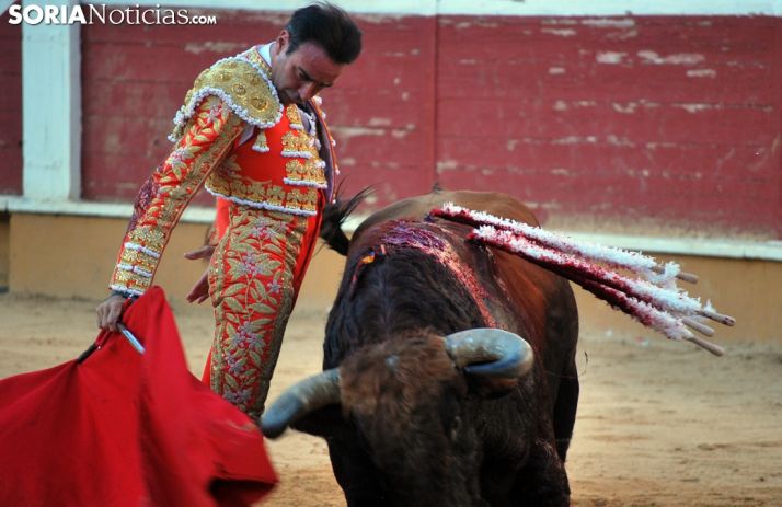 Ponce, en uno de sus toros. /SN