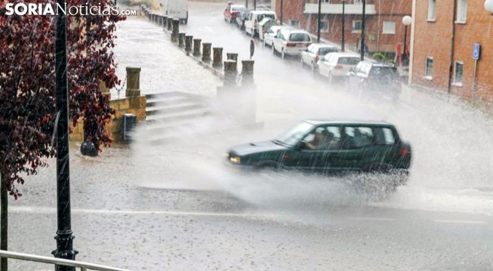 Imagen de un fuerte aguacero en la capital. /SN