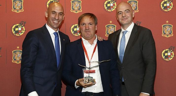 Eduardo Rubio, con el trofeo. /CDN