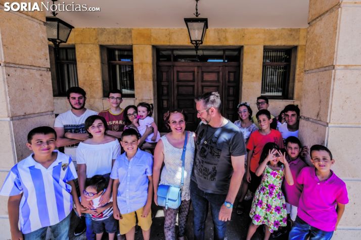 Los 17 miembros de la familia Jiménez Peral, nuevos vecinos de Almazán 