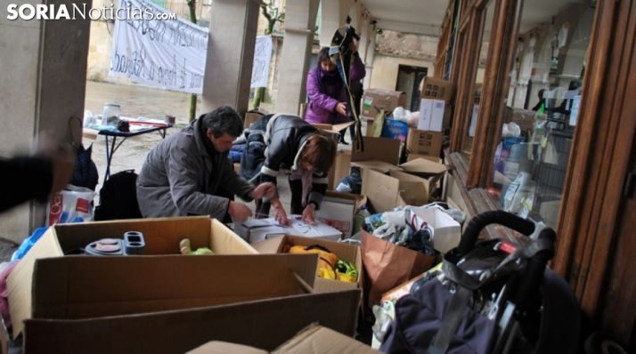 Recogida de material para refugiados sirios en la plaza Mayor. /SN