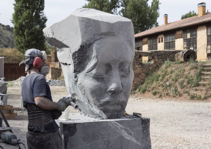 El II Simposium Internacional de Escultura. Ayuntamiento de Soria.