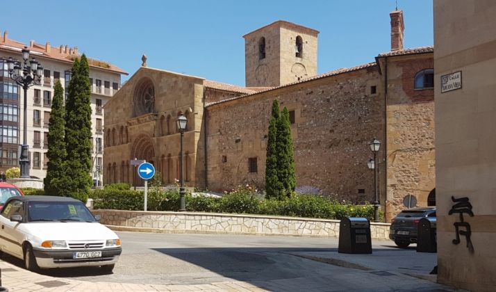 Cs consigue la retirada de los carteles publicitarios del entorno de Santo Domingo