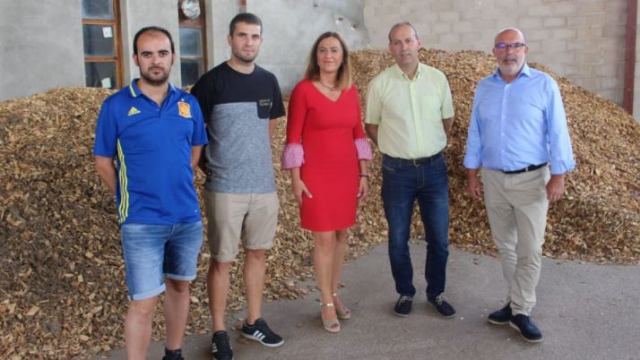 La delegada, en el centro, en la visita. /S de 