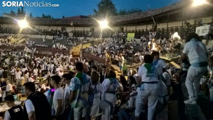 Galería: Espectacular tarde de caldereta en El Burgo