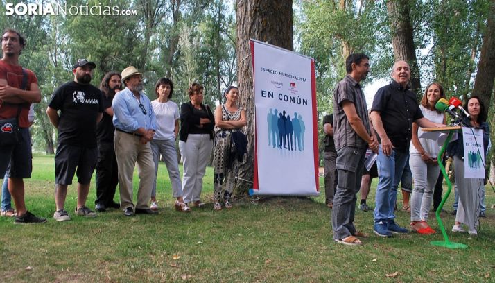 Presentación de la alternativa este miércoles: ante los micrófonos, y de izda. a dcha., Romero, García, Carrera y Madrid. /SN