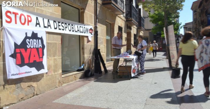Mesa informativa de la Soria Ya ayer miércoles. /SN