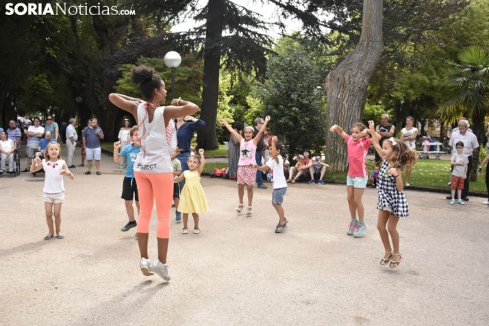 GALERÍA: Mucho ritmo para el comienzo del Teatro de Calle