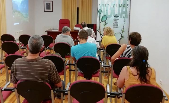 La campaña en su visita a Fuentecantos. /Dip