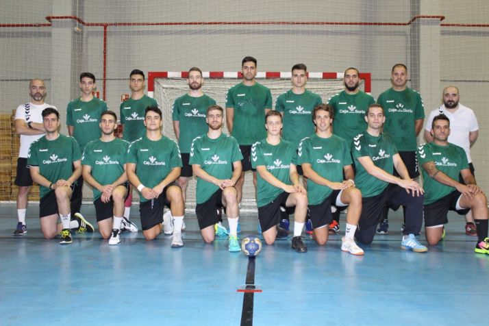 Plantilla del Balonmano Soria 2018-19 en el Polideportivo San Andrés. 