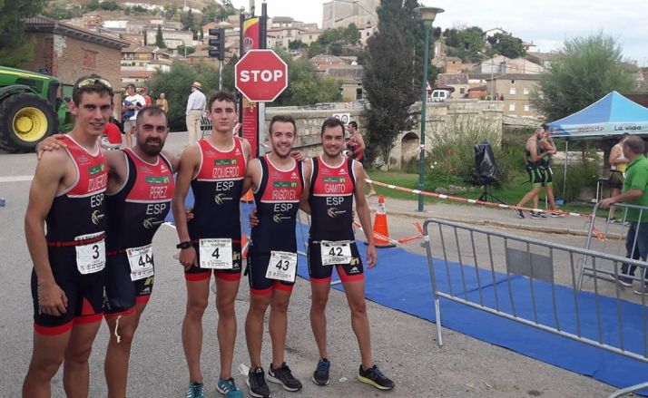 Los deportistas sorianos en la localidad burgalesa. 