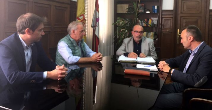 Una imagen de la reunión este martes. /FOES