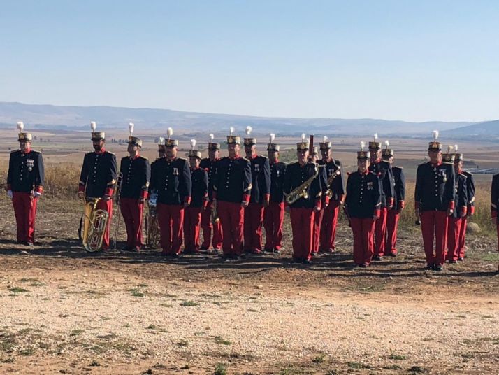 Solemne izado de la bandera de España en Garray, en el yacimiento de Numancia. Cedida