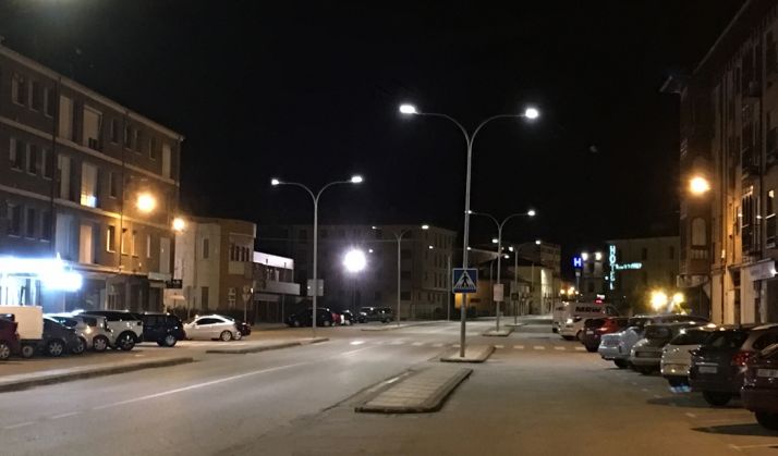 Iluminación de la avenida Juan Carlos I en la Villa Episcopal. 