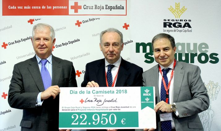 Imagen de la entrega del cheque. /GCR
