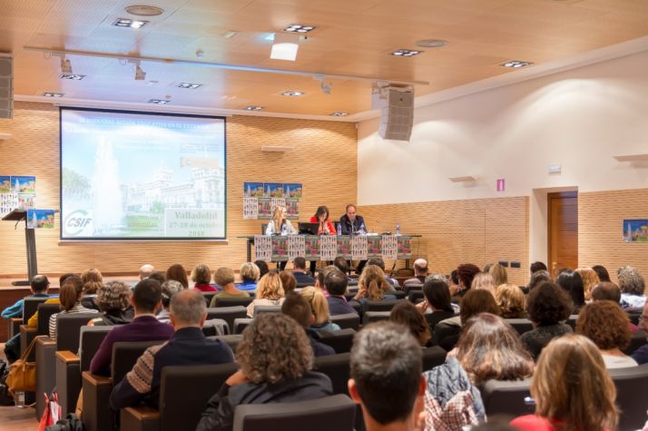 2019 tendrá 1.200 plazas para docentes en el extranjero, anuncia CSIF