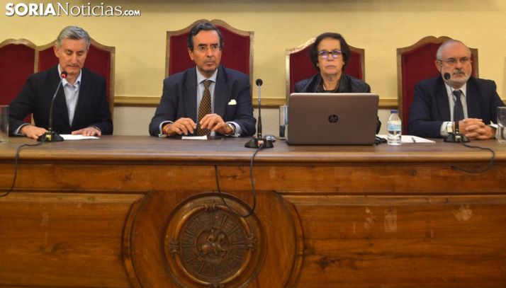 Una imagen de la ponencia este martes en el IES Machado. /SN