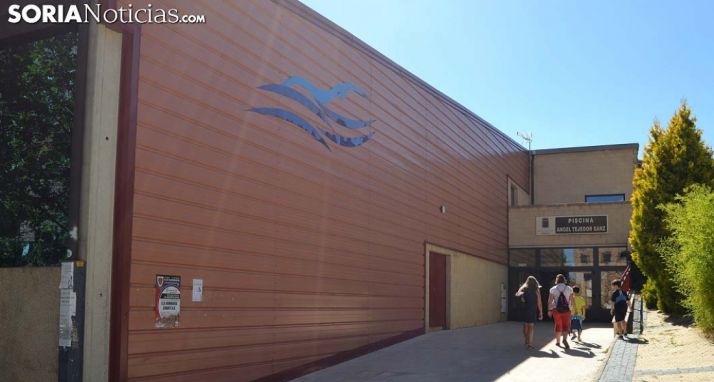 Imagen de la entrada a las piscinas Ángel Tejedor en la capital. /SN