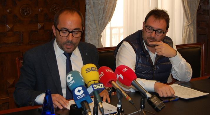 Luis Rey (izda.) y Pedro Casas, este lunes. /Dip.