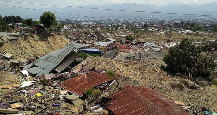 Imagen de una zona devastada por el tsunami en Indonesia. /Cáritas