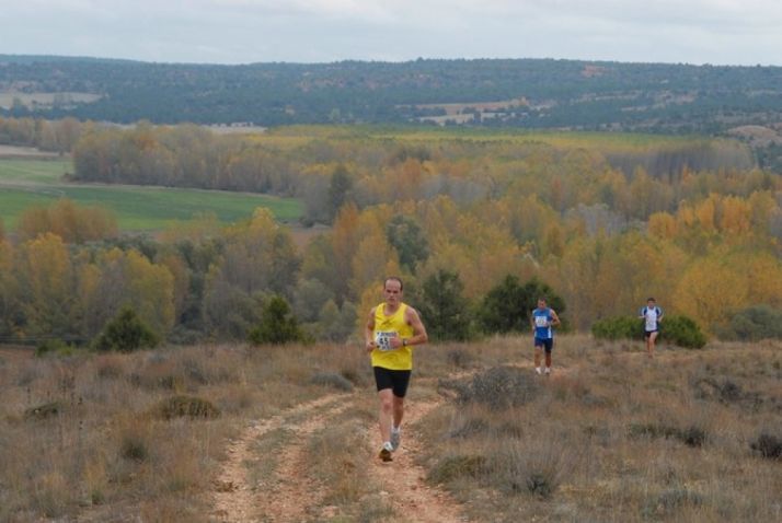 Bego Usobiaga y Luis Ángel Tejedor, ganadores de la XI Carrera de Montaña de El Burgo de Osma