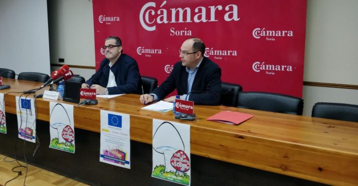 Setas gigantes para promocionar el comercio local