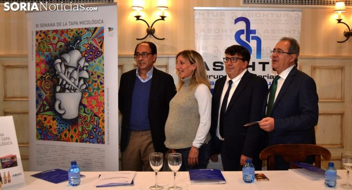 López, Santos, Cedazo y Mugarza, en la presentación del ciclo gastronómico. /SN