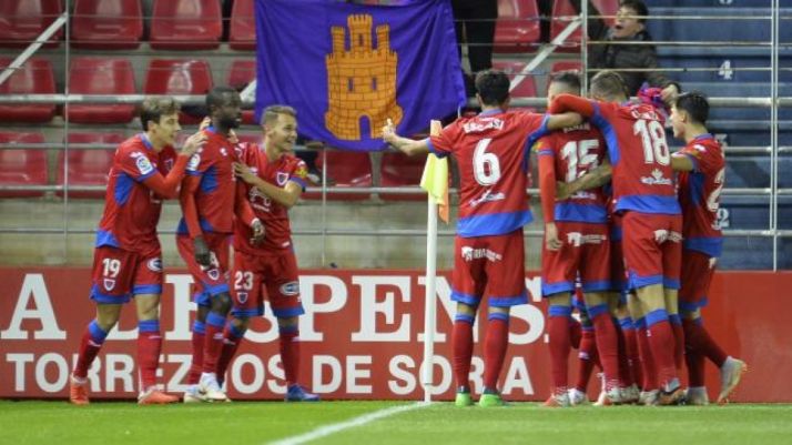 El Numancia celebra un tanto que logró ante el Tenerife en Los Pajaritos. LaLiga
