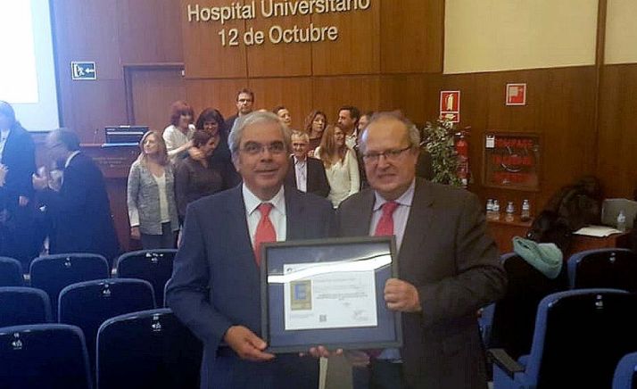 Ignacio Babé, secretario general de Club Excelencia en Gestión (izda.), y Enrique Delgado, gerente de Asistencia Sanitaria de Soria este miércoles en Madrid. /Jta.