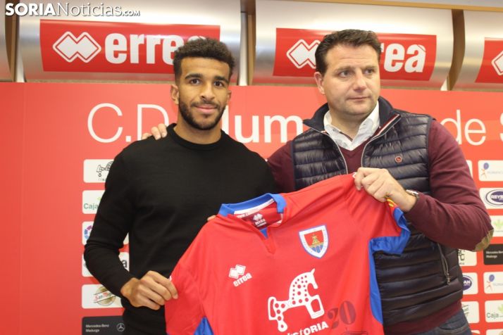 Derik Osede, nuevo futbolista del CD Numancia. SN