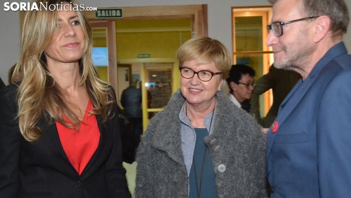 Isaura Leal, junto a Begoña Fernández y Roberto Ortega. /SN 