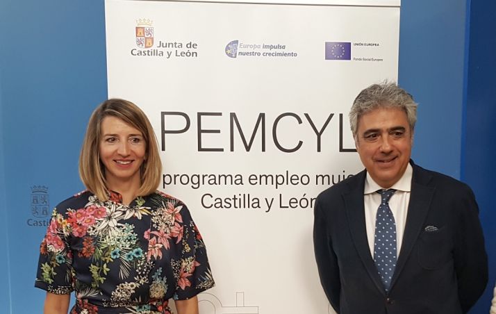 La consejera Alicia García y el director de la Fundadación Santa María la Real.