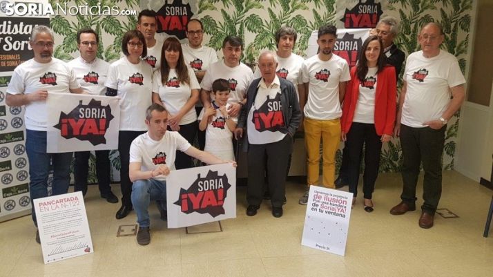 Miembros de la plataforma en una convocatoria de prensa. /SN