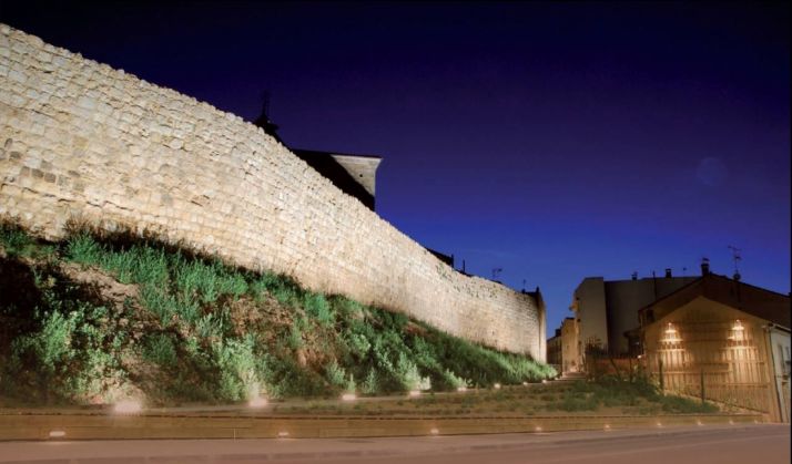 Muralla adnamantina. Ayuntamiento de Almazán