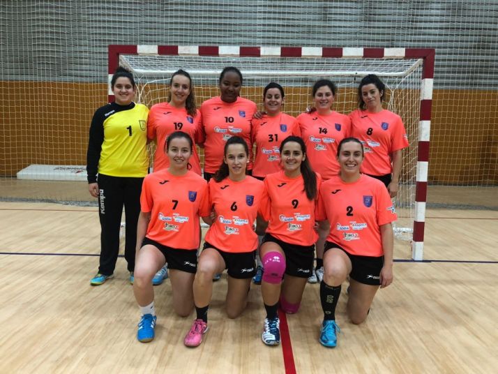 El Balonmano Ágreda femenino ya luce su segunda camiseta, que da visibilidad a Aspace y a la AECC.
