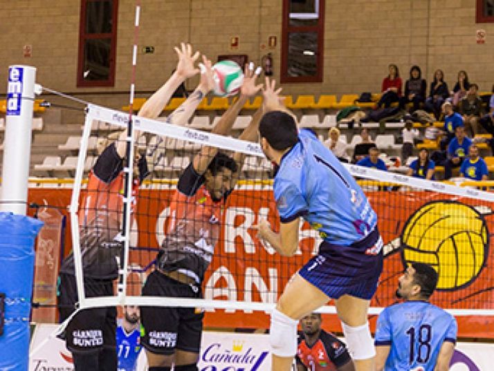 Río Duero-CV Manacor en el Pabellón Los Pajaritos. JL Almazán