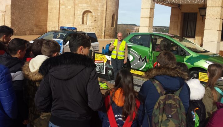 Jornada de sensibilización escolar sobre alcohol y drogas al volante en Almazán