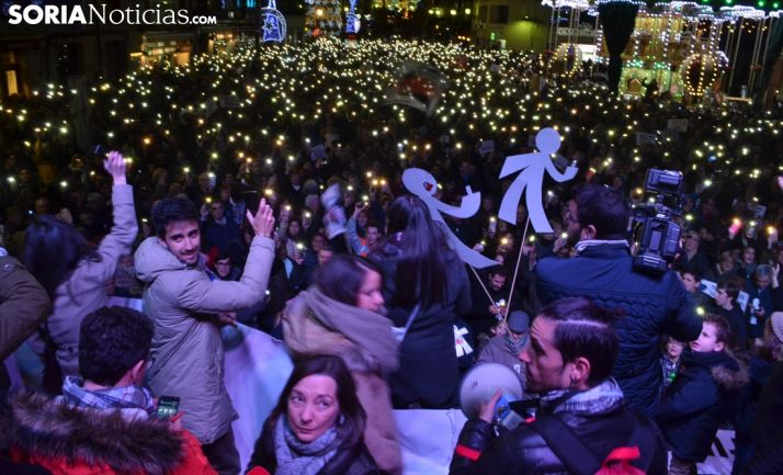 Una imagen de la más que multitudinaria manifestación de esta tarde de viernes. /SN