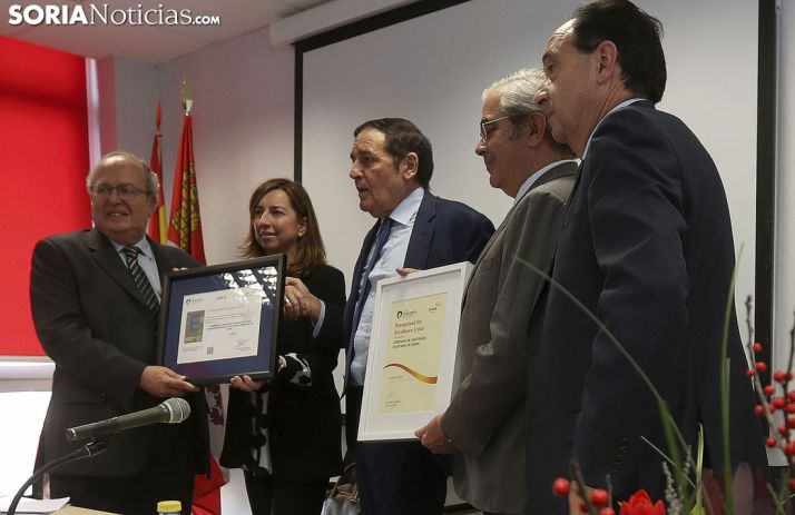 Imagen de la entrega del sello de calidad. /SN