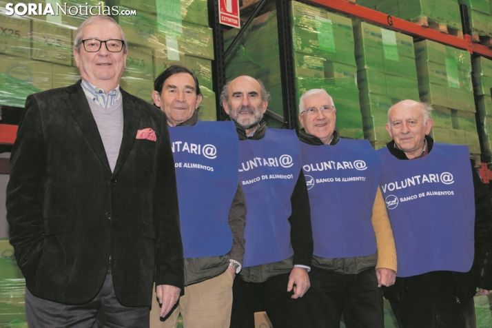 Presidente y voluntarios del Banco de Alimentos de Soria. /María Ferrer